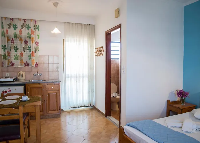 Yiannis Yard & Κως Πόλη