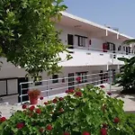 Apart-hotel Yiannis Yard & 4*