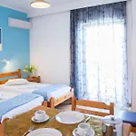 Yiannis Yard & Apart-hotel