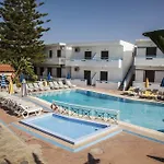 Yiannis Yard & Apart-hotel 4*