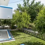Apartahotel Yiannis Yard & 4*