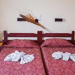Yiannis Yard & Apartahotel