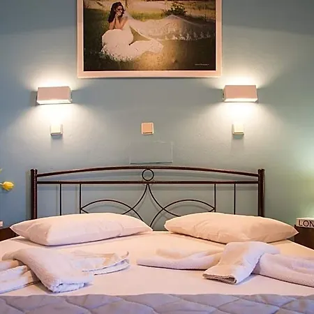 Yiannis Yard & Apartahotel
