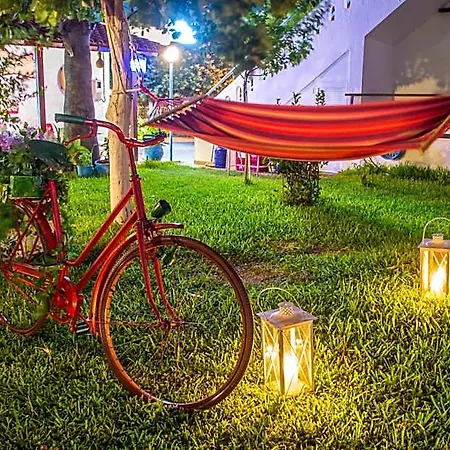 Apartahotel Yiannis Yard & 4*