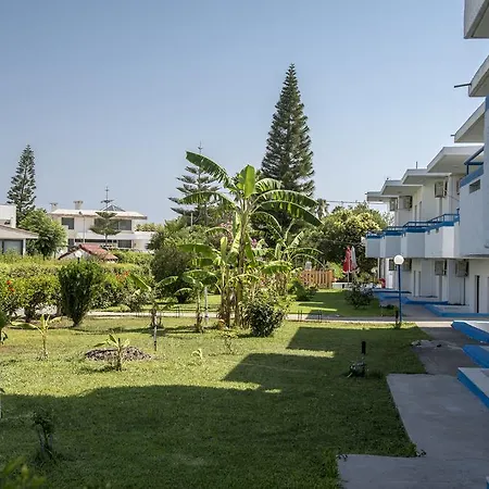 Yiannis Yard & העיירה קוס
