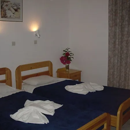 Apartahotel Yiannis Yard & 4*