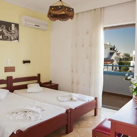 Yiannis Yard & Lejlighedshotel 4*
