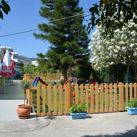 Yiannis Yard & 4* Kos By