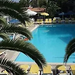 雅尼斯庭院套房公寓 公寓式酒店 科斯镇