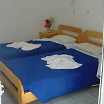 公寓式酒店 雅尼斯庭院套房公寓