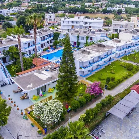 Yiannis Yard & 코스 타운