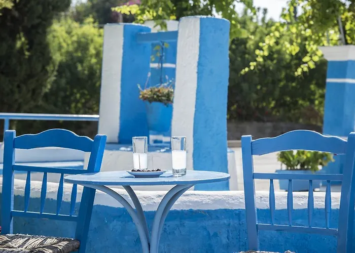 Lägenhetshotell Yiannis Yard &