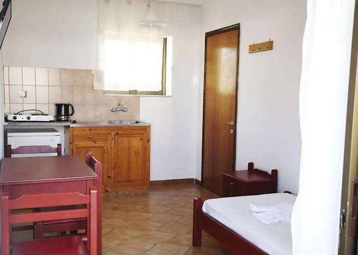 Lägenhetshotell Yiannis Yard & 3*