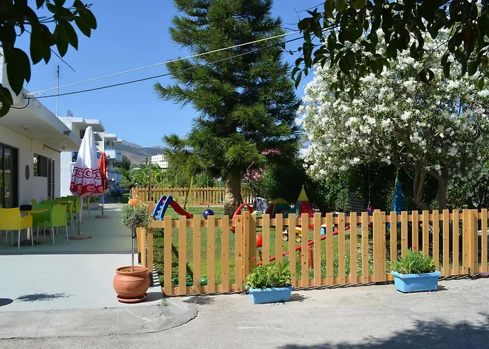 Yiannis Yard & 3* Kos